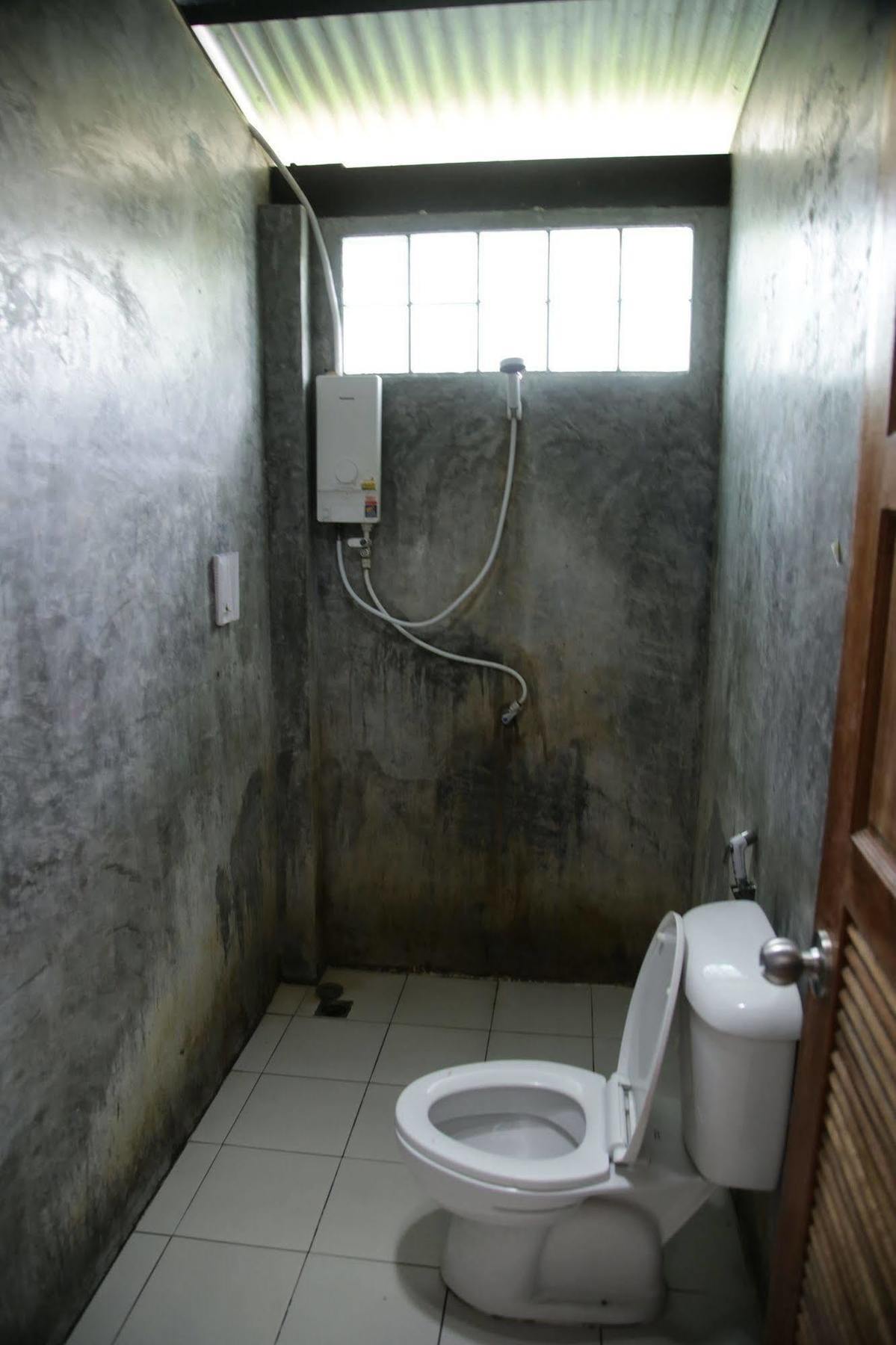 Oyo 585 Freedom Hostel @ Phi Phi Ngoại thất bức ảnh