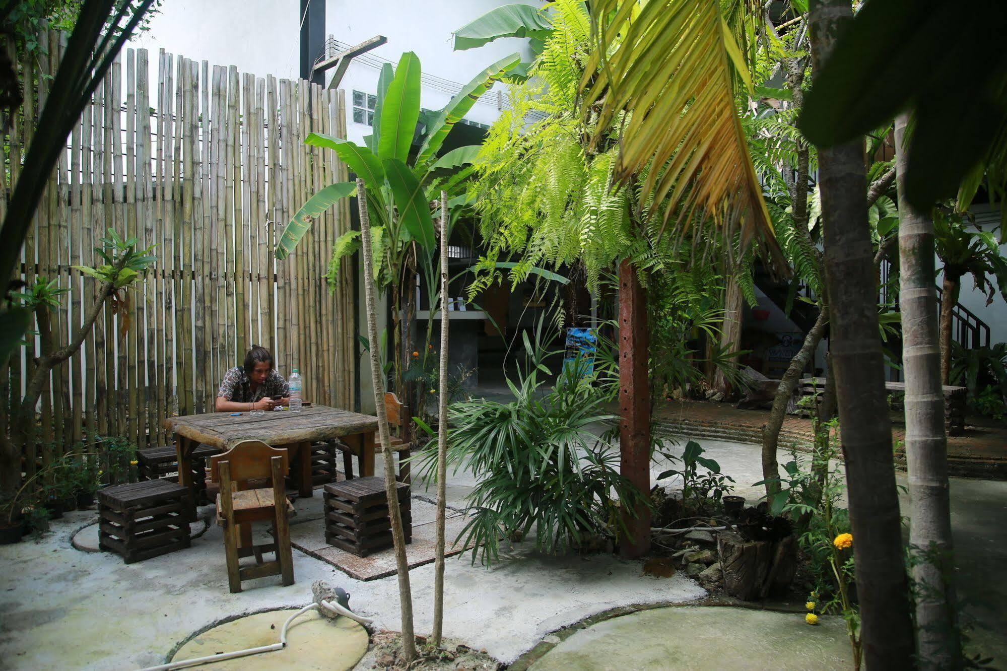 Oyo 585 Freedom Hostel @ Phi Phi Ngoại thất bức ảnh