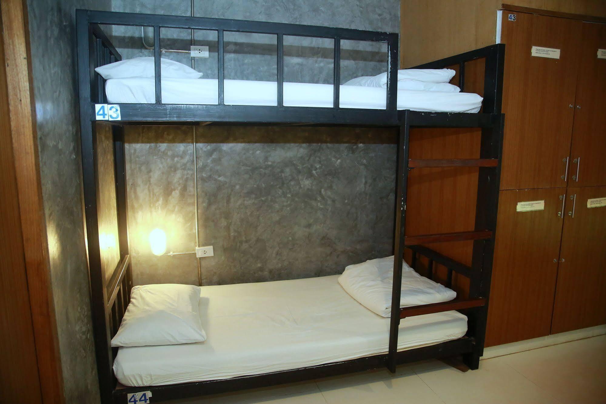Oyo 585 Freedom Hostel @ Phi Phi Ngoại thất bức ảnh